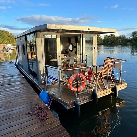 Uraz  Houseboat Water Boy Apartament Plywajacy Dom Na Wodzie Lodz מראה חיצוני תמונה