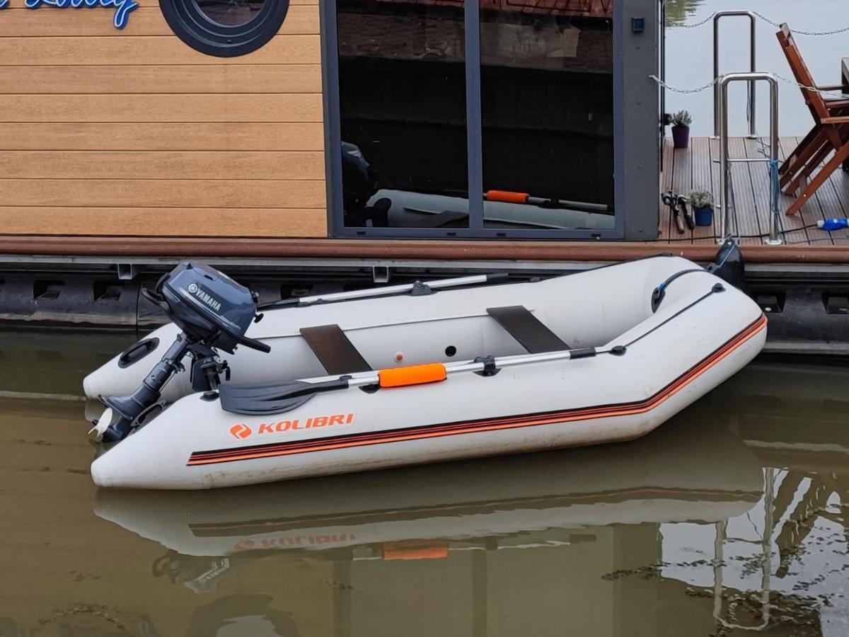 Uraz  Houseboat Water Boy Apartament Plywajacy Dom Na Wodzie Lodz מראה חיצוני תמונה