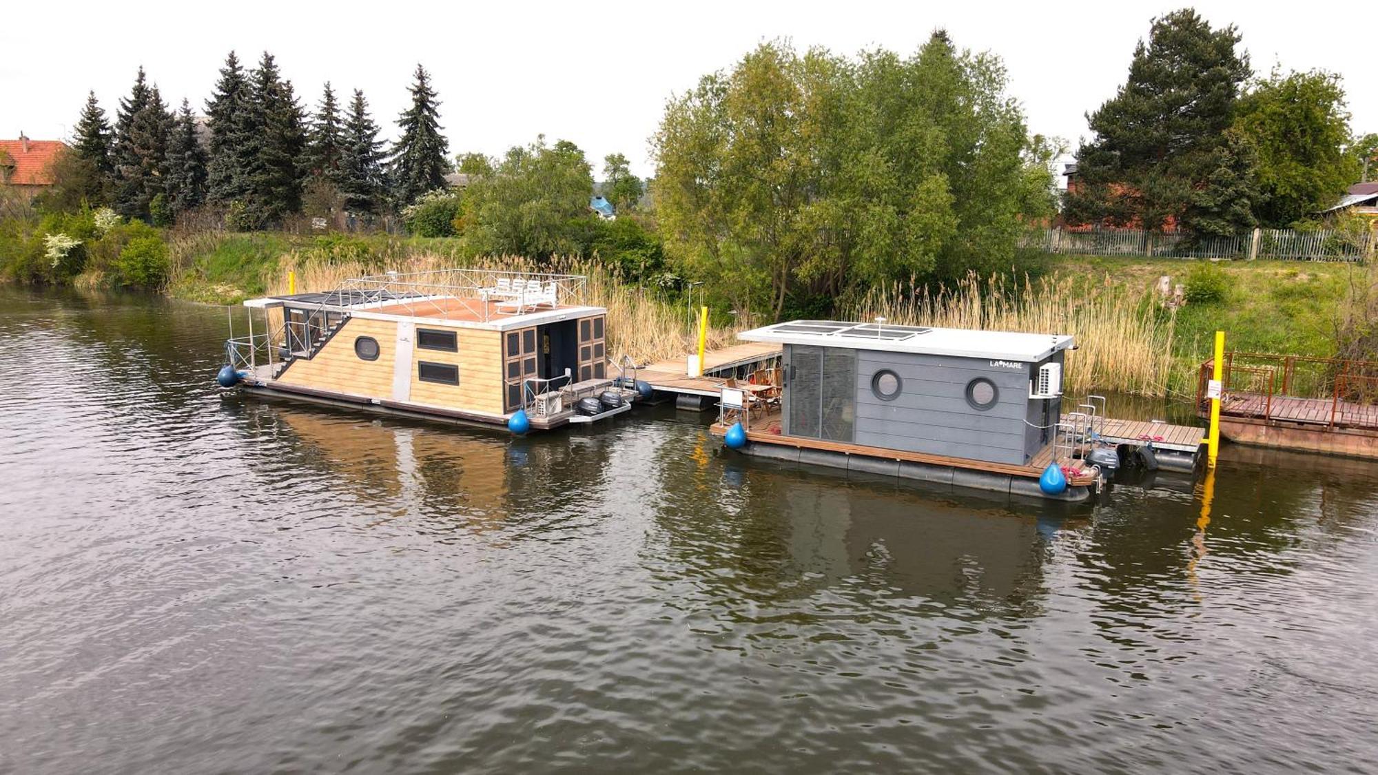 Uraz  Houseboat Water Boy Apartament Plywajacy Dom Na Wodzie Lodz מראה חיצוני תמונה
